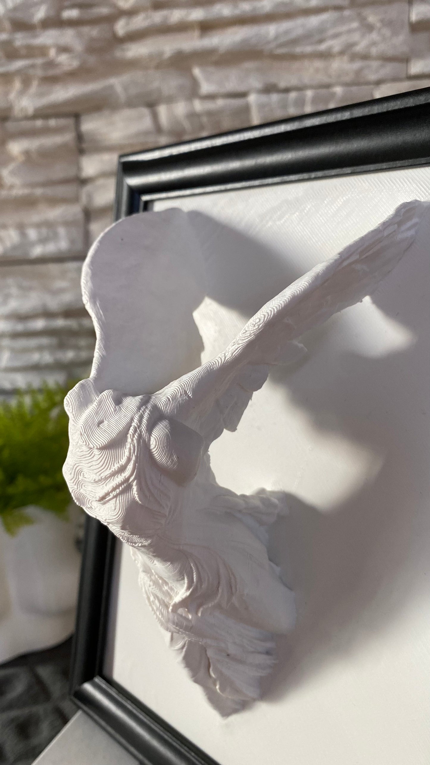 Framed Victory Statue / 3D printed