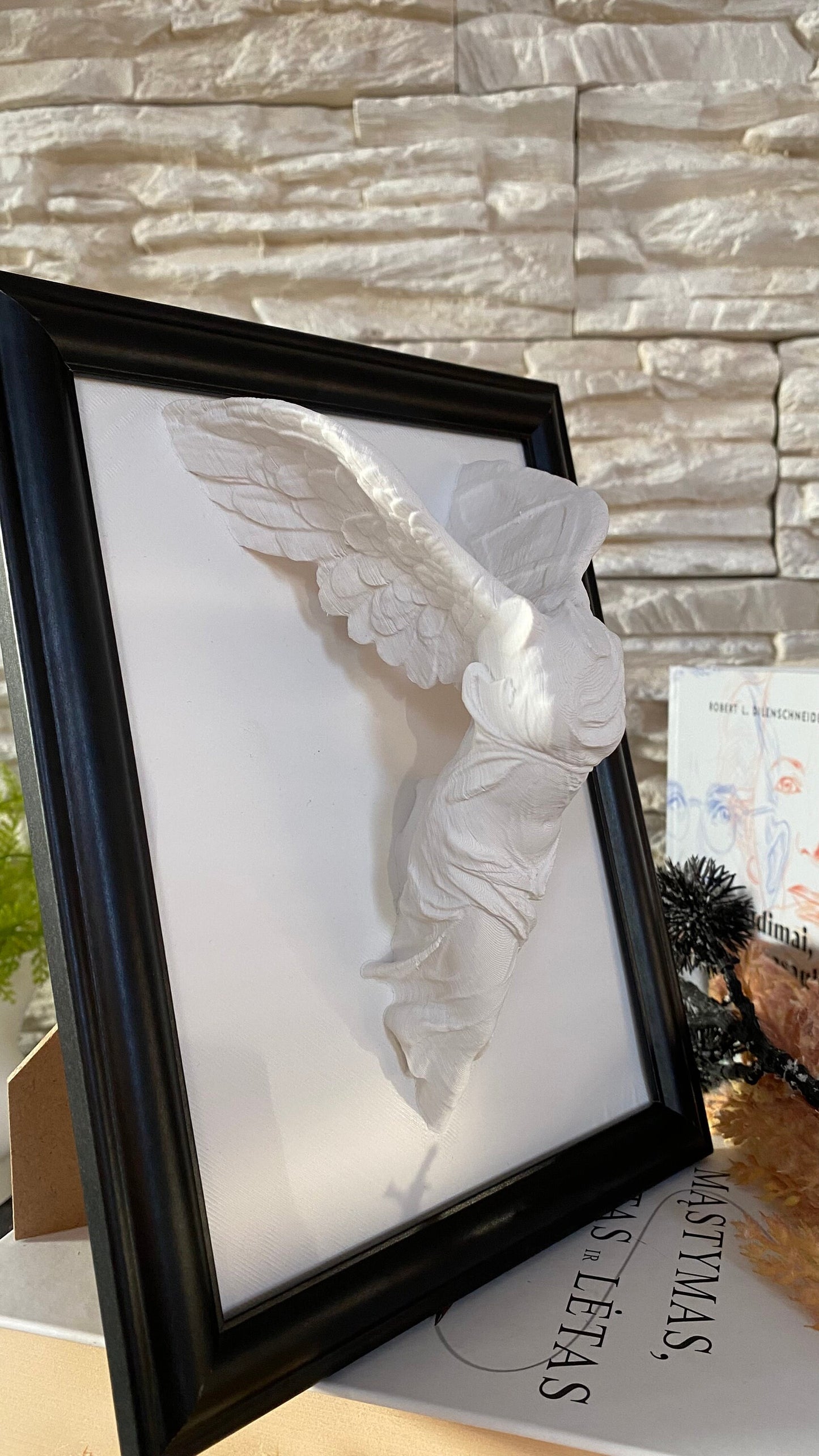 Framed Victory Statue / 3D printed
