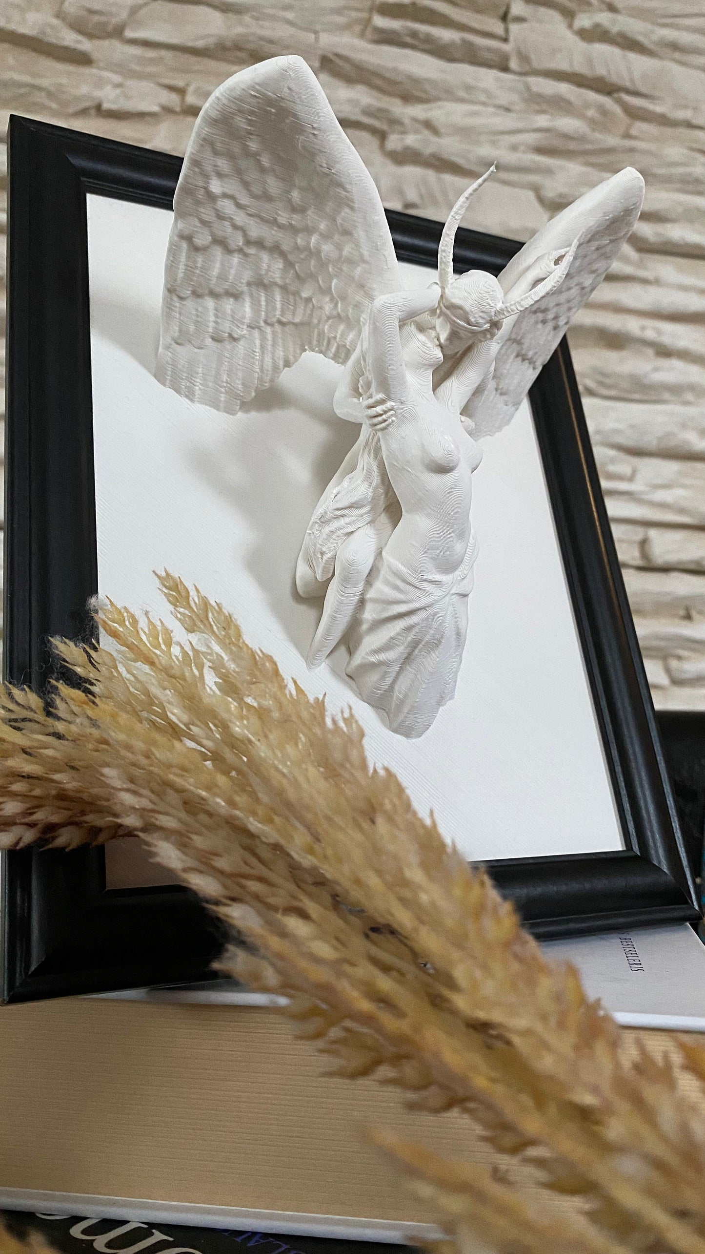 Angel and Devil Kiss Framed / 3D printed