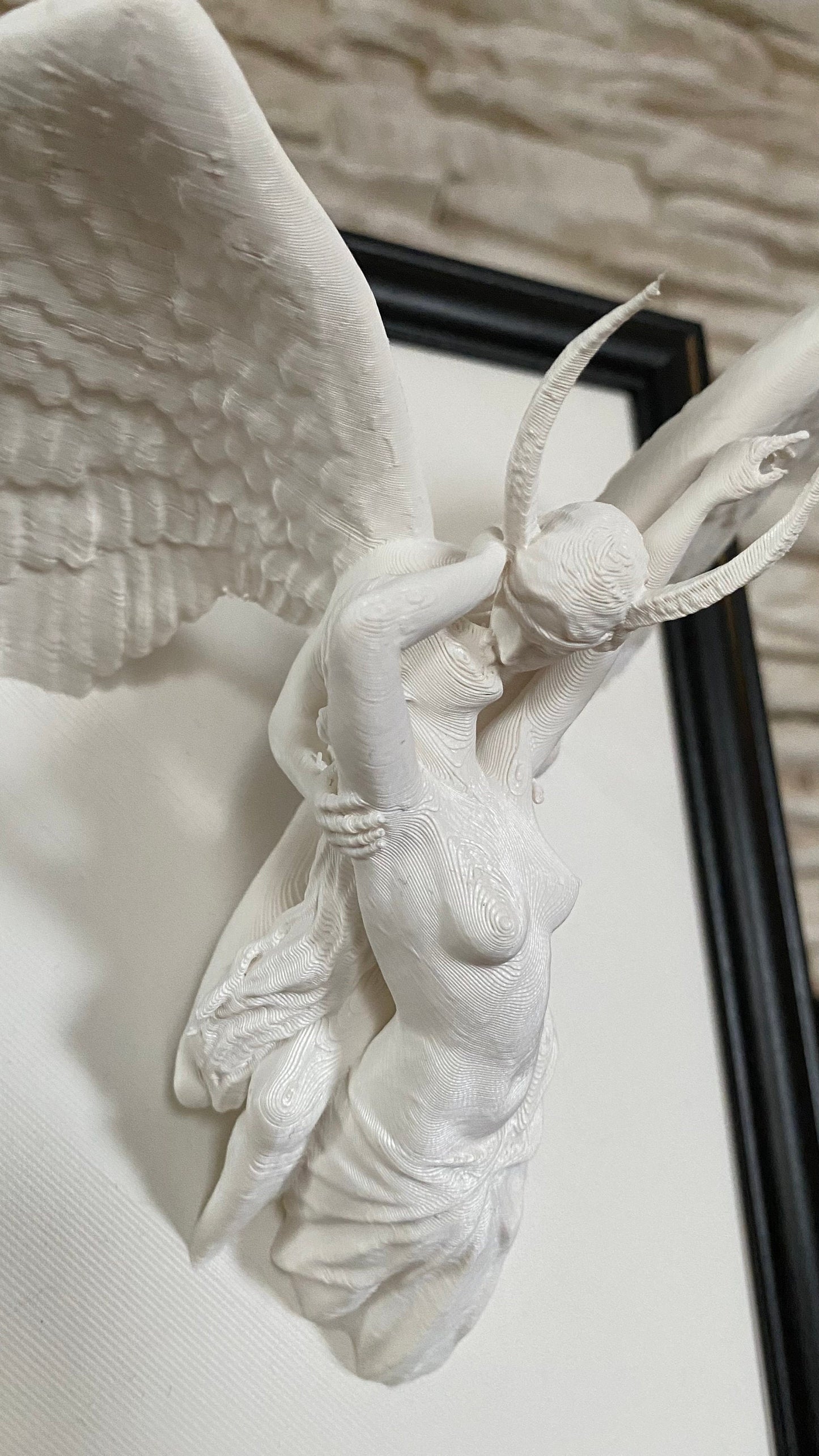 Angel and Devil Kiss Framed / 3D printed