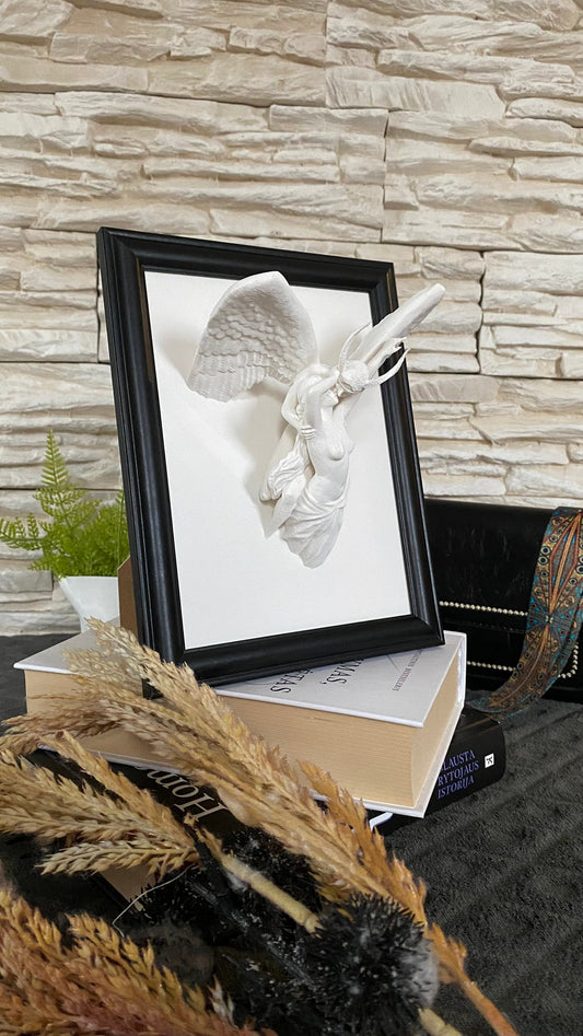 Angel and Devil Kiss Framed / 3D printed