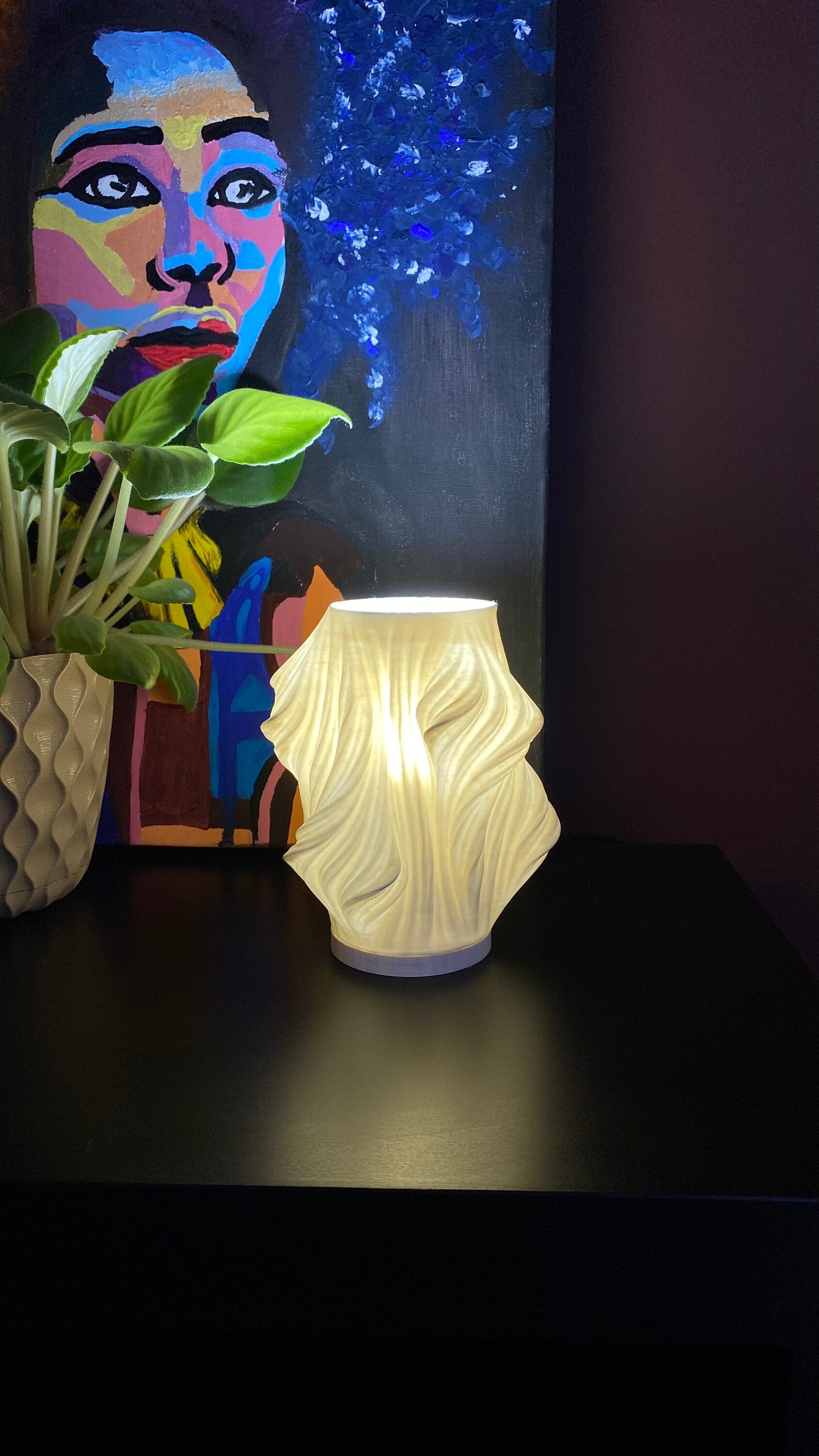 Wavy Table Lamp / 3D printed